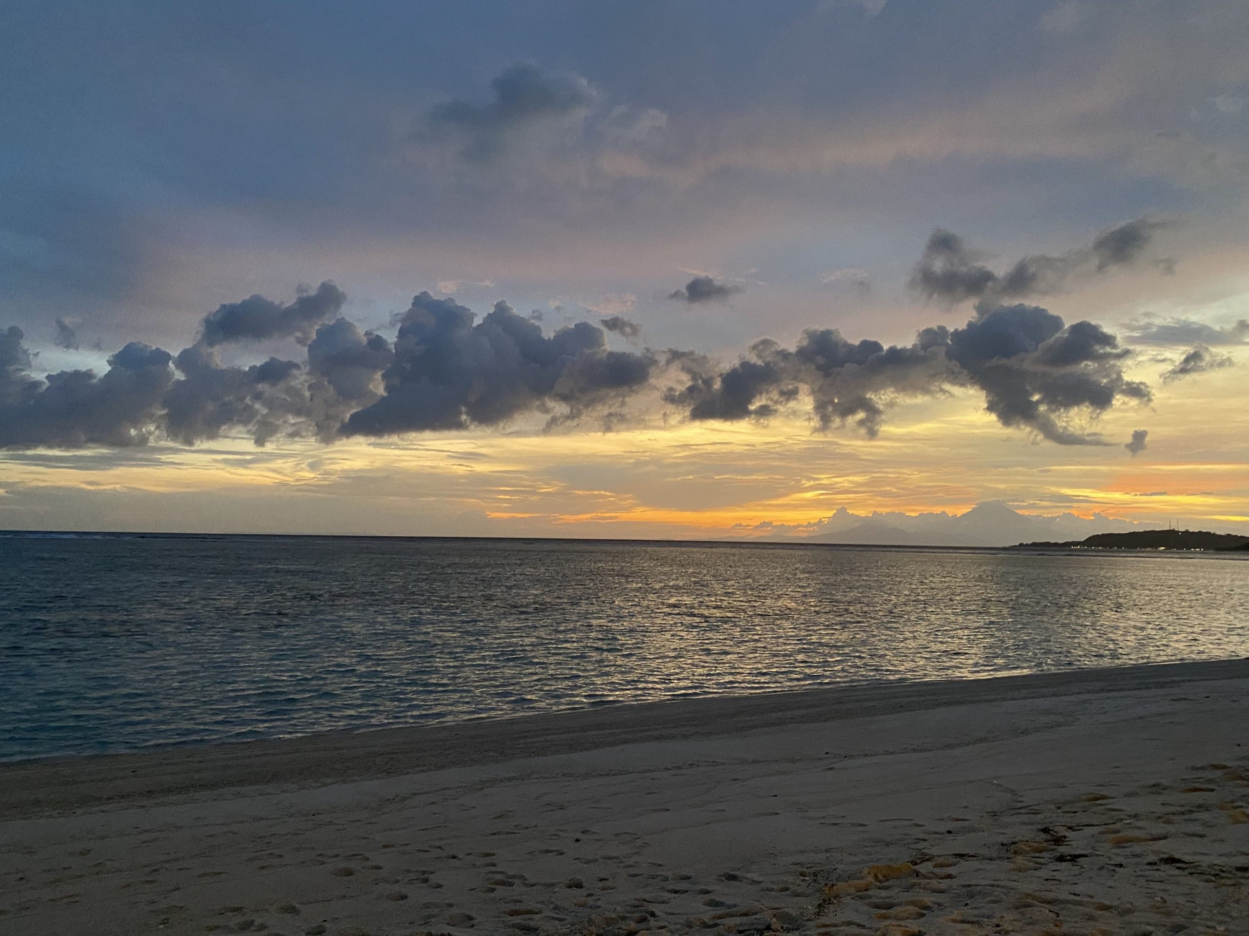 Strand mit Wolken SHA